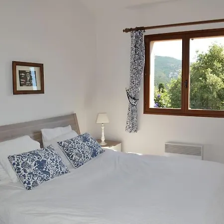 Ferienhaus Maison De Vacances Pour 6 Pres De La Plage Le Lavandou